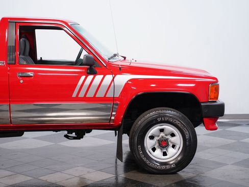 Used 1988 Toyota Pickup 4x4 Regular Cab image 25