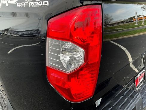 Used 2021 Toyota Tundra Limited w/ Limited Premium Package AWD/4WD image 24