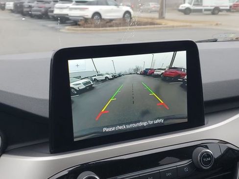 Used 2020 Ford Escape SE image 21