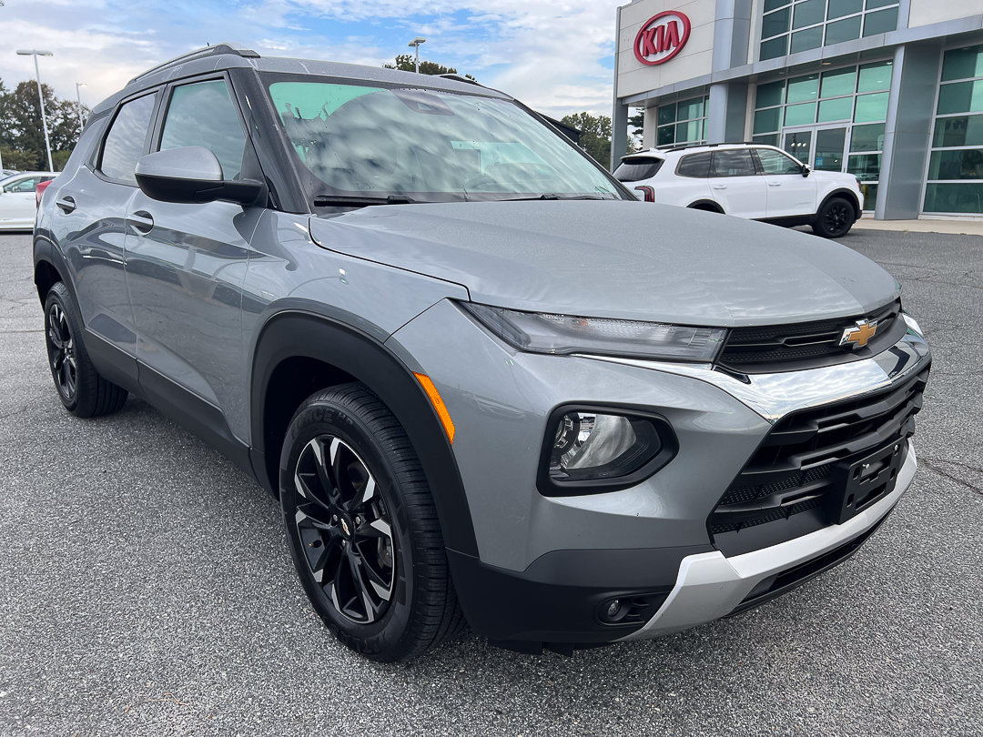 Used 2023 Chevrolet TrailBlazer LT w/ Convenience Package FWD image 11