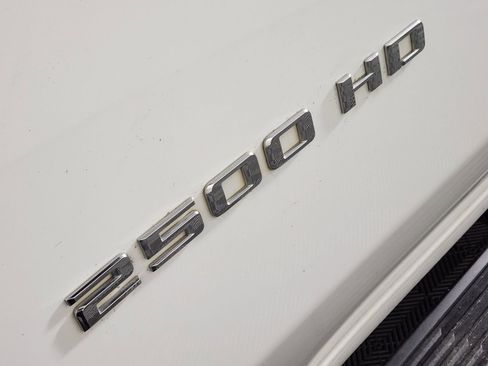 Used 2022 Chevrolet Silverado 2500 Custom w/ Custom Value Package image 12