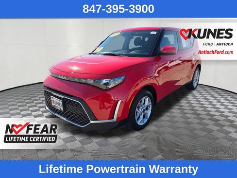 Used 2025 Kia Soul LX w/ LX Technology Package FWD image 3