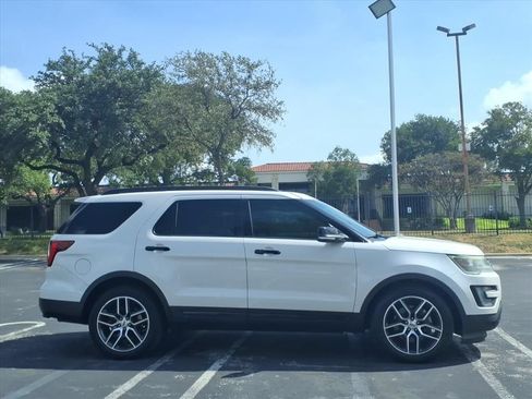 Used 2016 Ford Explorer Sport w/ Equipment Group 401A AWD/4WD image 4