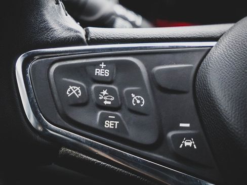 Used 2021 Chevrolet Equinox LT image 13