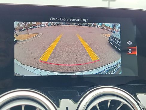 Certified 2022 Mercedes-Benz GLA 250 4MATIC image 17