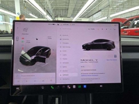 Used 2026 Tesla Model Y AWD image 18