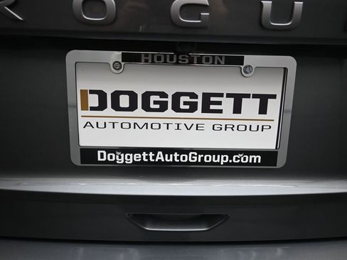 Used 2025 Nissan Rogue SV AWD/4WD image 2