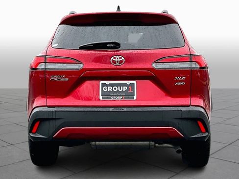 Used 2025 Toyota Corolla Cross XLE image 4