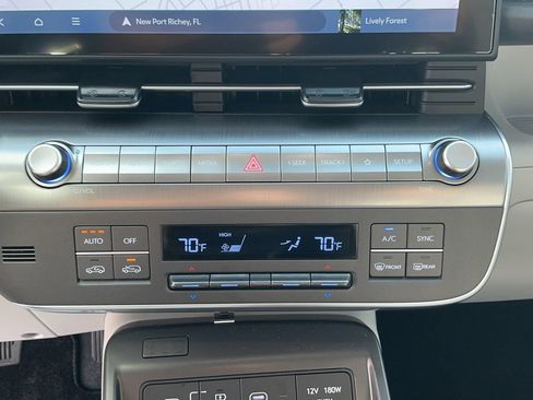 Used 2024 Hyundai Kona Limited FWD image 29