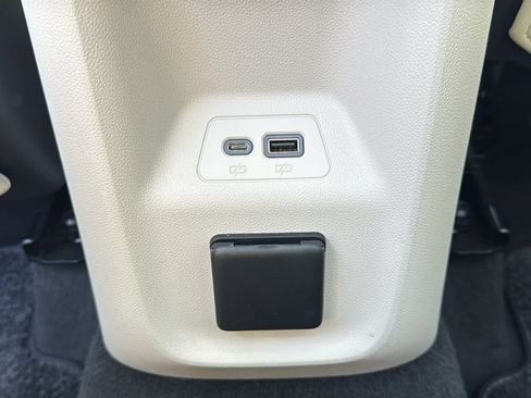 Used 2023 Buick Envision Avenir AWD/4WD image 31