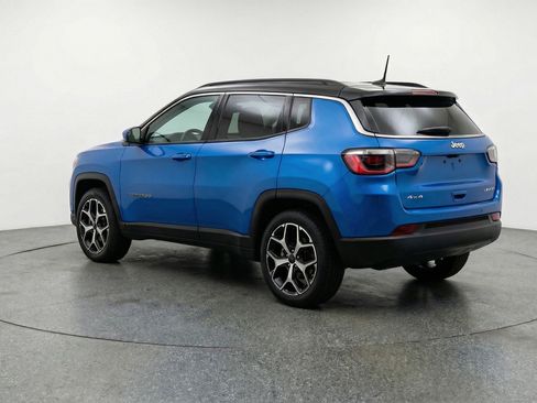 Used 2025 Jeep Compass Limited image 6