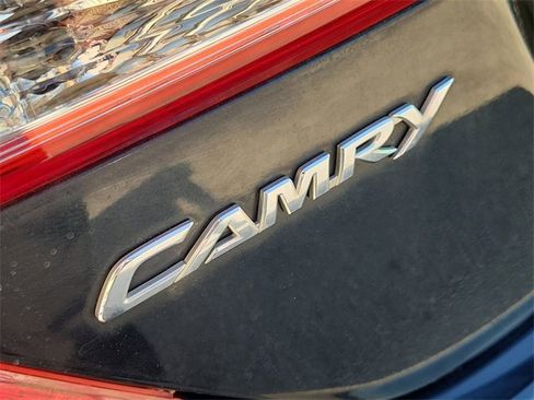 Used 2014 Toyota Camry SE image 27