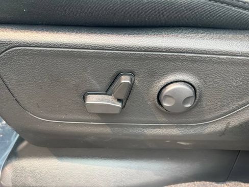 Used 2025 RAM 1500 Big Horn AWD/4WD image 5