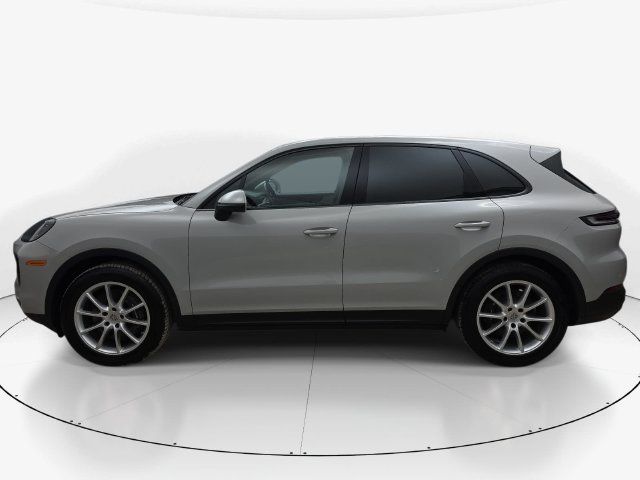 Used 2024 Porsche Cayenne AWD/4WD image 7