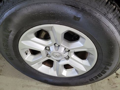 Used 2017 Toyota 4Runner SR5 image 26