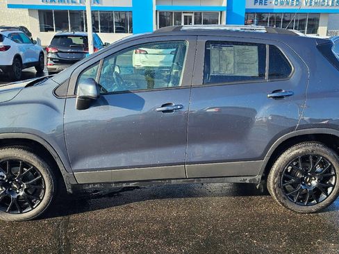 Used 2022 Chevrolet Trax LT w/ Driver Confidence Package image 4