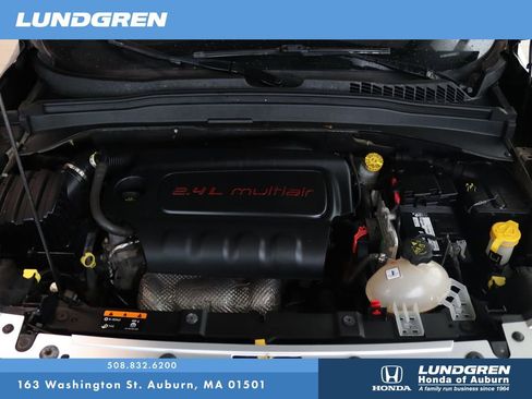 Used 2016 Jeep Renegade Limited image 30