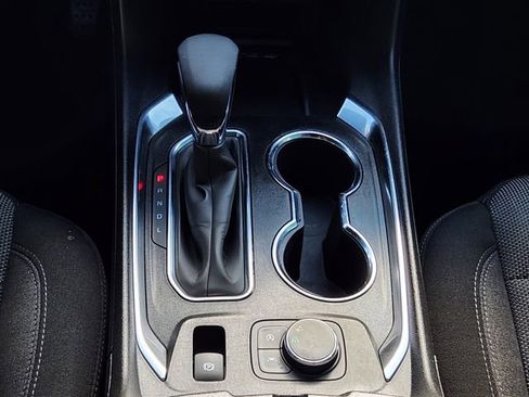 Used 2023 Chevrolet Traverse LT image 16