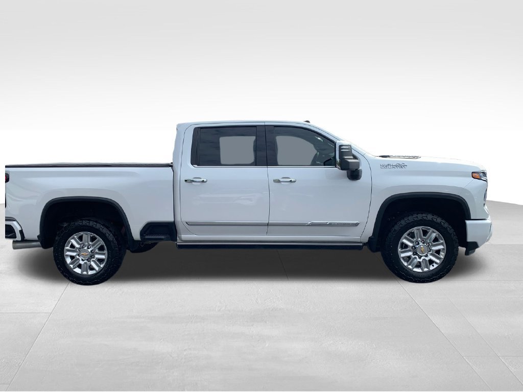 Used 2024 Chevrolet Silverado 2500 High Country w/ High Country Premium Package AWD/4WD image 6