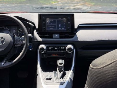 Used 2020 Toyota RAV4 XLE w/ Convenience Package AWD/4WD image 19