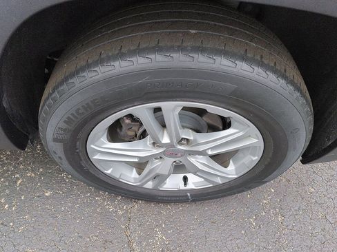 Used 2023 GMC Terrain SLE w/ Driver Convenience Package image 10