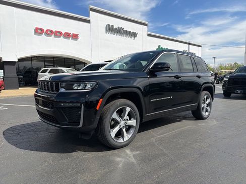 New 2026 Jeep Grand Cherokee Limited AWD/4WD image 2