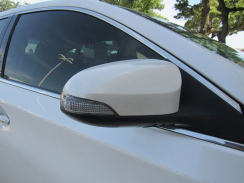 Used 2018 Toyota Avalon Limited image 21