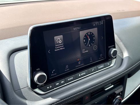 Used 2023 Nissan Rogue SV w/ SV Premium B Package image 9