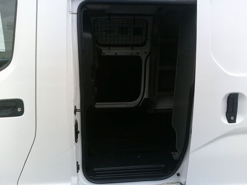 Used 2020 Nissan NV200 S w/ Sliding Glass Door Package FWD image 13