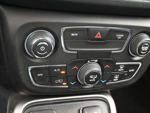 Used 2020 Jeep Compass Latitude image 21