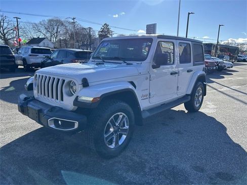 Used 2018 Jeep Wrangler Unlimited Sahara image 7