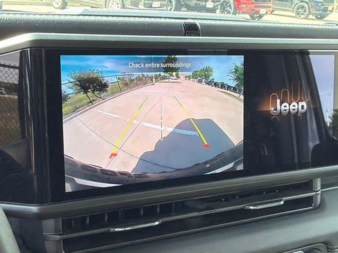 Used 2024 Jeep Wrangler Unlimited Rubicon image 19