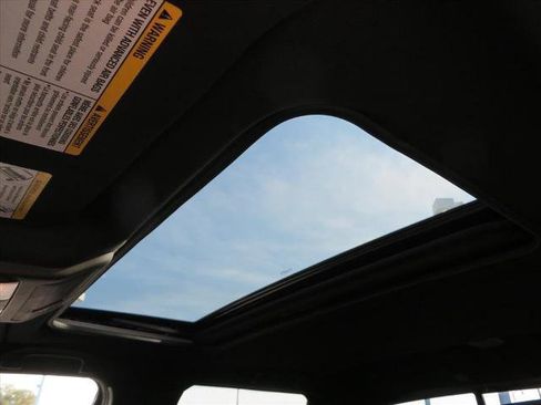 Used 2022 Nissan Frontier PRO-4X w/ Pro-4X Premium Package image 30