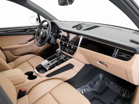 New 2025 Porsche Macan image 24