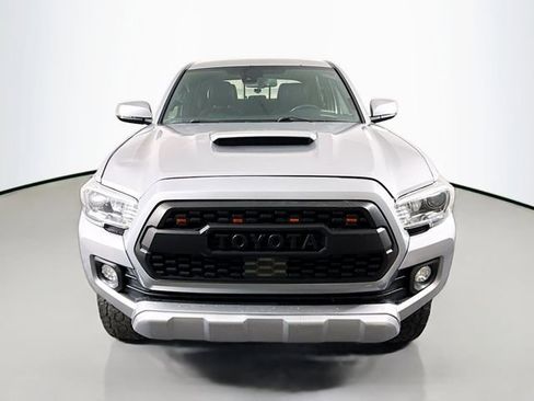 Used 2021 Toyota Tacoma TRD Sport image 2