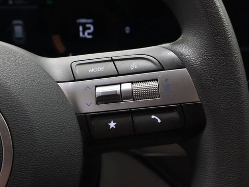 Used 2024 Hyundai Kona SE image 29