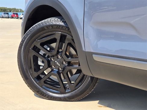 Used 2023 Kia Telluride EX X-Line image 31