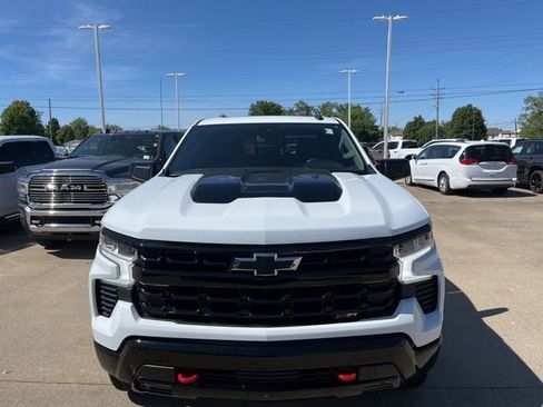 Used 2025 Chevrolet Silverado 1500 LT Trail Boss w/ Convenience Package II AWD/4WD image 2