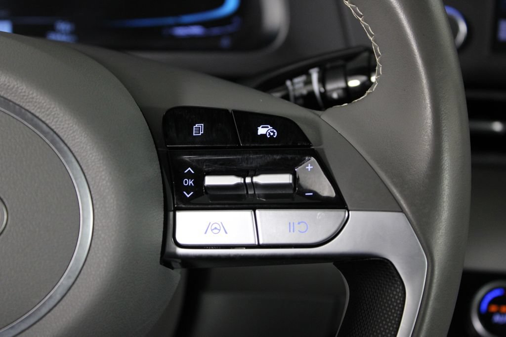 Certified 2025 Hyundai Elantra Sport FWD image 27