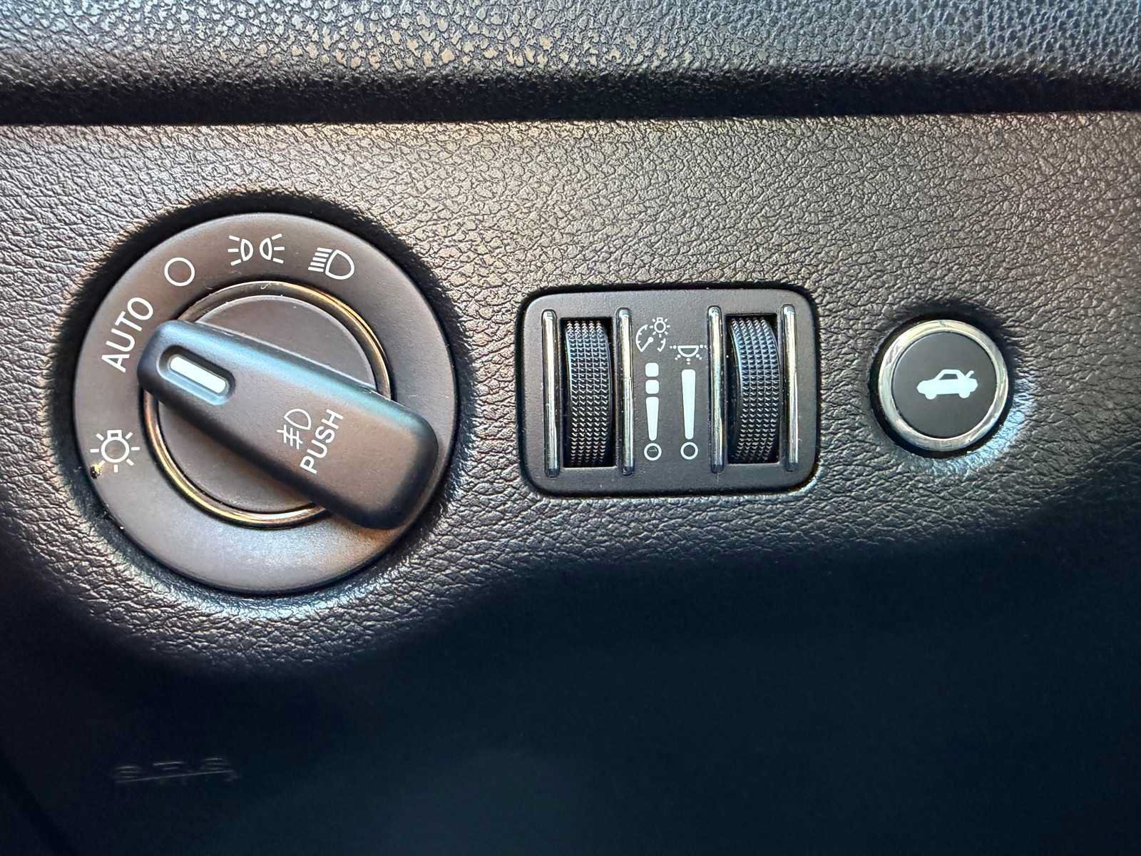 Used 2019 Dodge Charger R/T RWD image 15