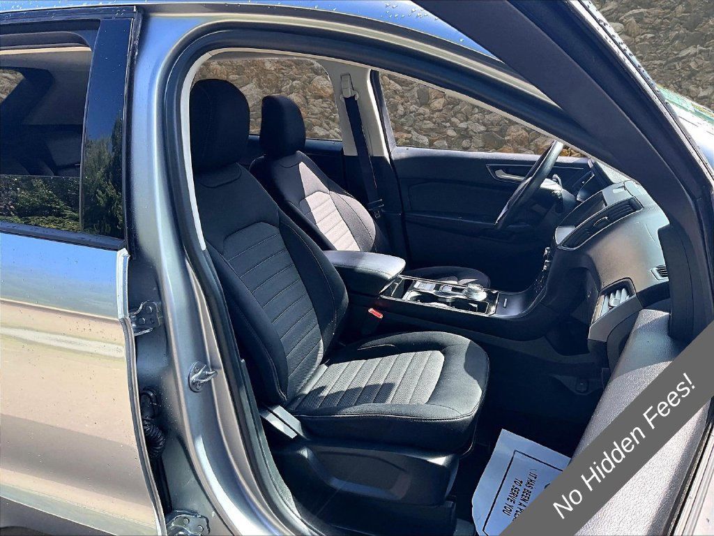 Used 2020 Ford Edge SE FWD image 7