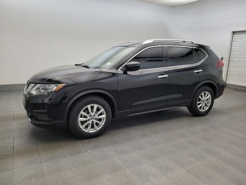 Used 2020 Nissan Rogue SV FWD image 2