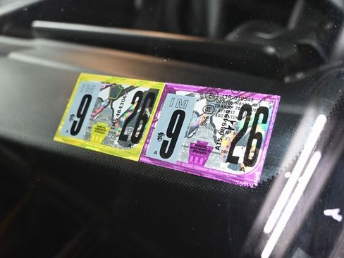 Used 2022 Mercedes-Benz GLB 250 w/ Premium Package Lite image 5