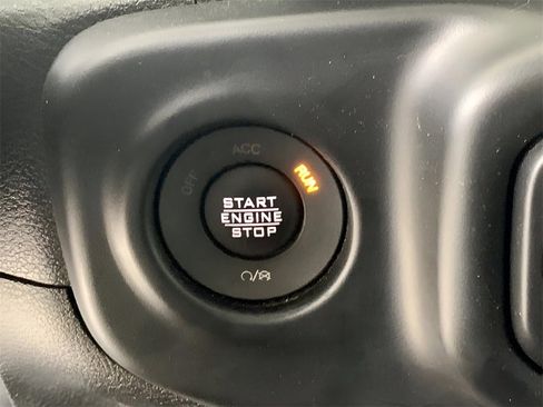 Used 2022 Jeep Gladiator Sport image 33