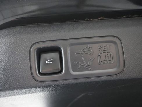 Used 2022 Ford Expedition Limited AWD/4WD image 10