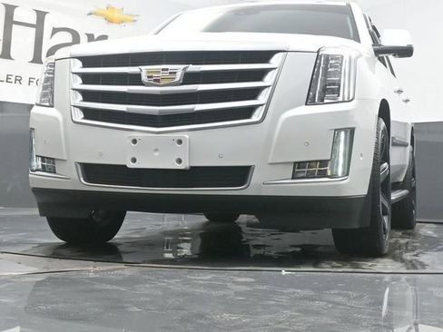 Used 2017 Cadillac Escalade Premium Luxury image 57