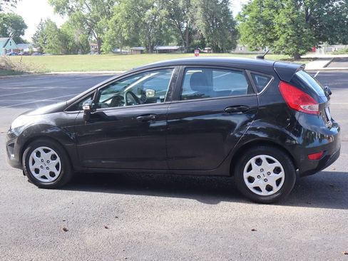 Used 2013 Ford Fiesta SE FWD image 8