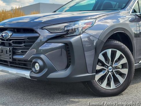 Used 2025 Subaru Outback Touring XT AWD/4WD image 3
