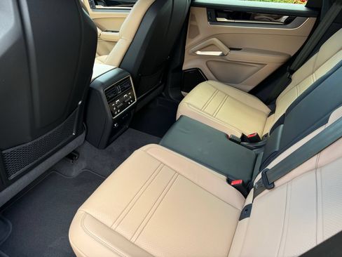 New 2026 Porsche Cayenne Turbo AWD/4WD image 32