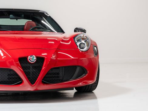Used 2018 Alfa Romeo 4C Spider image 15